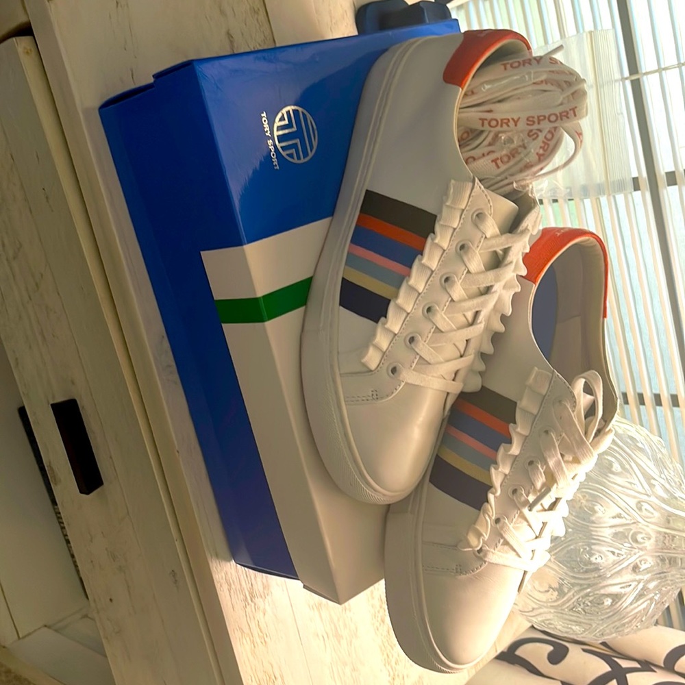 EUC Authentic Tory Burch Ruffle Sneakers! Must- have brunch-attire!